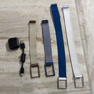 Whoop 4.0 Superknit Straps + Hydroknit Bicep Band (S/M) + Battery Pack
